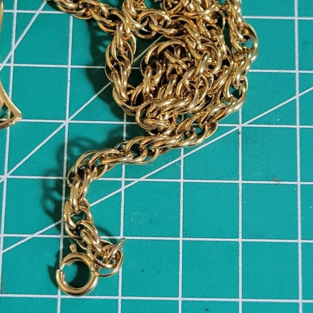 alano vintage articulated dog pendant gold tone 24in chain‎ kitsch vintage 70s